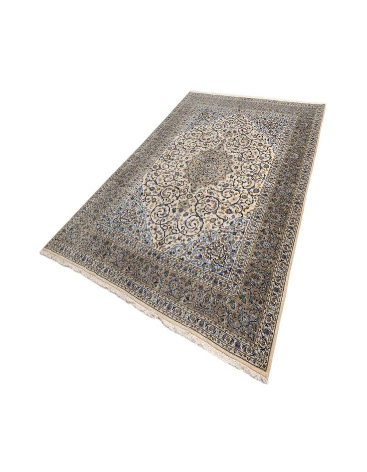 Detail image of  10' 1 x 12' 6 Kashan Wool Rug