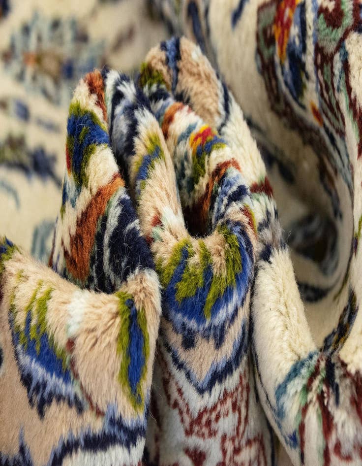 Detail image of  9' 11 x 13' 4  Hand Knotted Kashan Persian Wool Rug