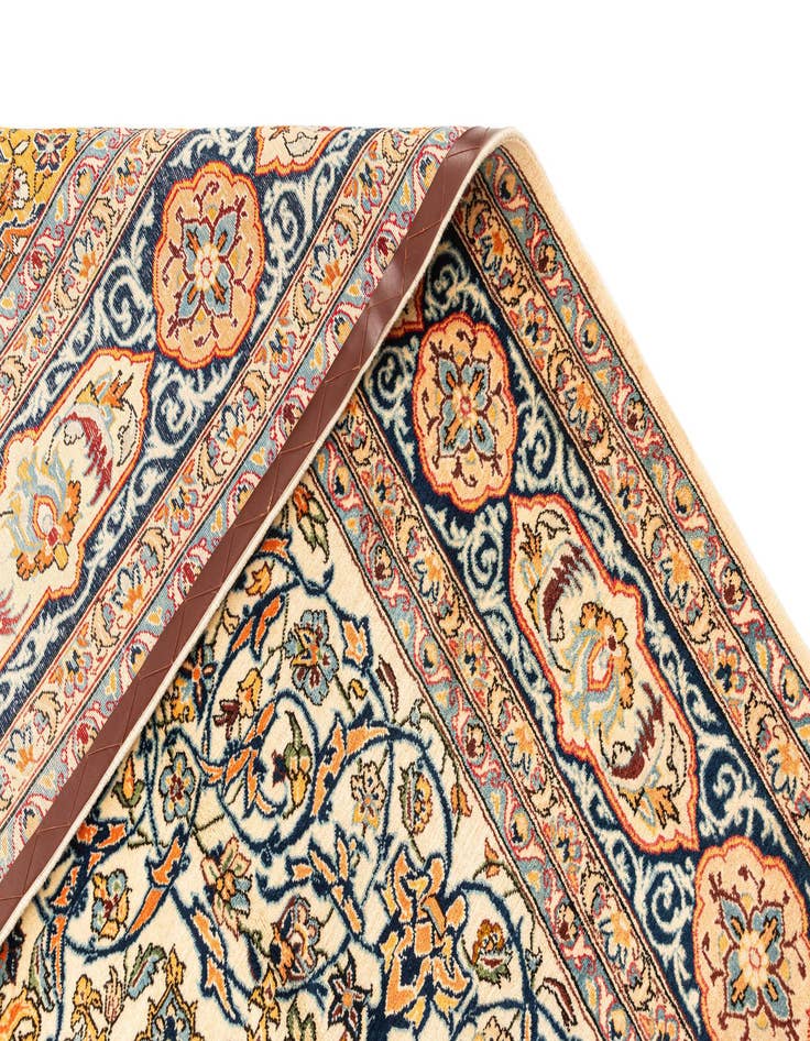 Detail image of  6' 10 x 11' 2 Kashan Rug