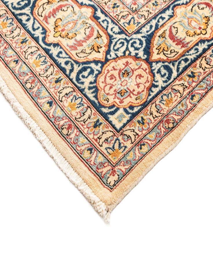 Detail image of  6' 10 x 11' 2 Kashan Rug
