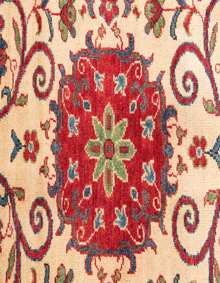 Detail image of  2' 8 x 4'  Hand Knotted Kazak Rug