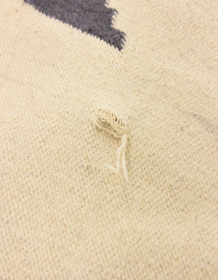 Detail image of  5' 6 x 7' 8  Hand Woven Kilim Dhurrie Wool Rug