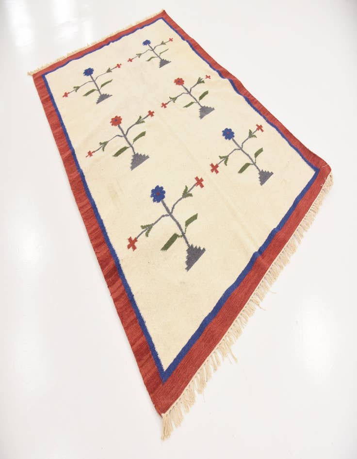 Detail image of  5' 6 x 7' 8  Hand Woven Kilim Dhurrie Wool Rug