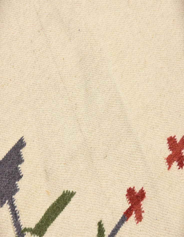 Detail image of  5' 6 x 7' 8  Hand Woven Kilim Dhurrie Wool Rug