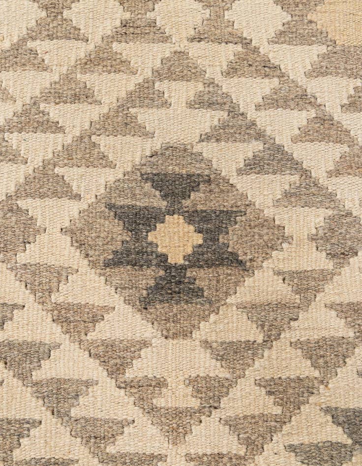 Detail image of  3' 4 x 5'  Hand Woven Kilim Maymana Wool Rug