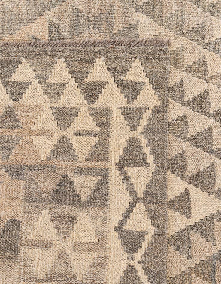 Detail image of  4' x 5' 8  Hand Woven Kilim Maymana Wool Rug