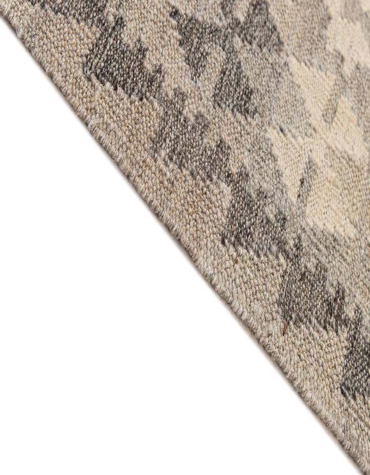 Detail image of  3' 11 x 6'  Hand Woven Kilim Maymana Wool Rug