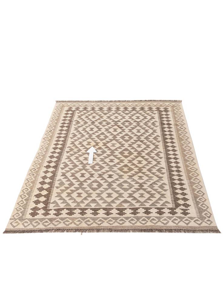 Detail image of  4' 1 x 5' 10  Hand Woven Kilim Maymana Wool Rug