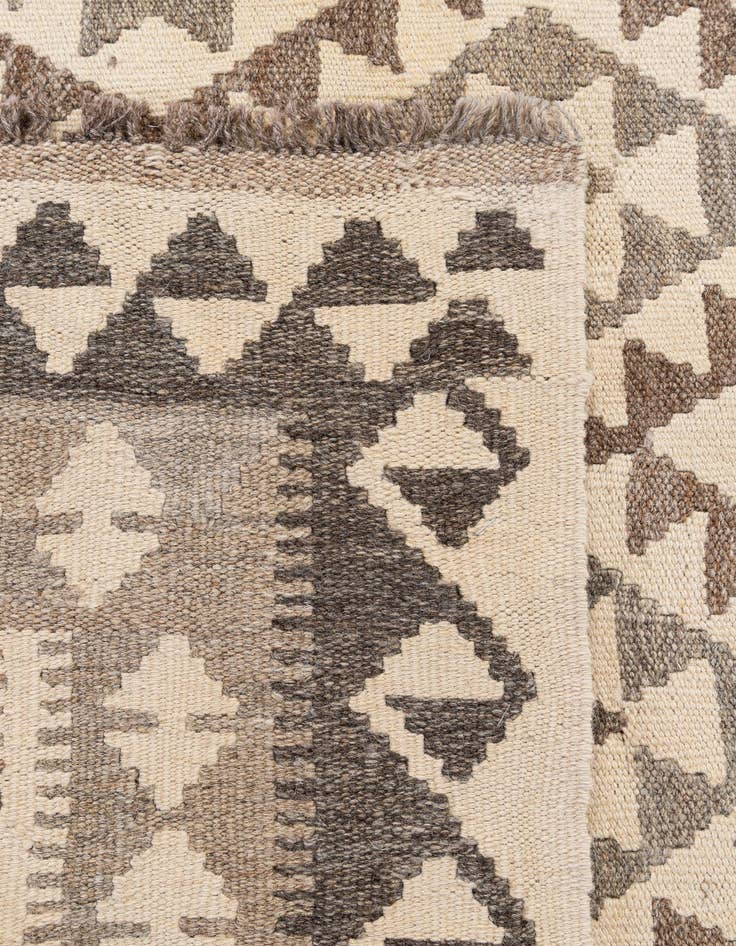 Detail image of  4' 1 x 5' 11  Hand Woven Kilim Maymana Wool Rug