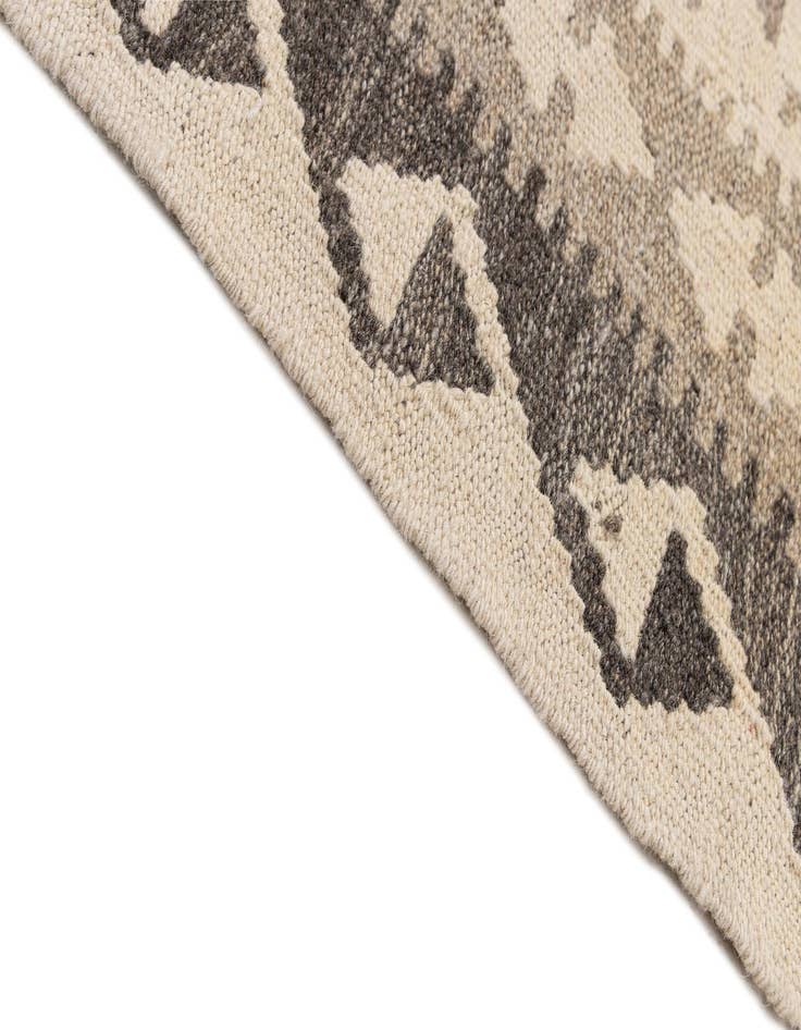 Detail image of  4' 1 x 5' 11  Hand Woven Kilim Maymana Wool Rug