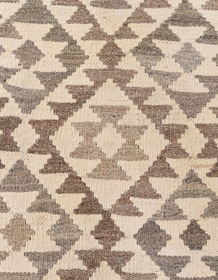 Detail image of  4' 1 x 5' 11  Hand Woven Kilim Maymana Wool Rug
