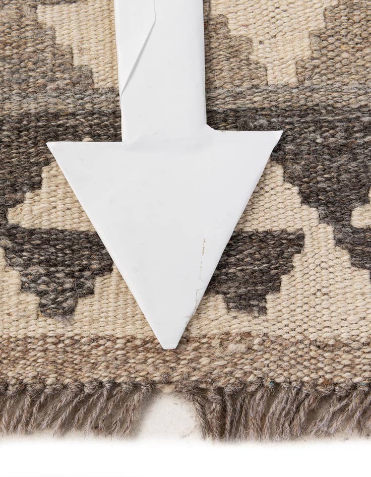 Detail image of  4' 1 x 5' 11  Hand Woven Kilim Maymana Wool Rug