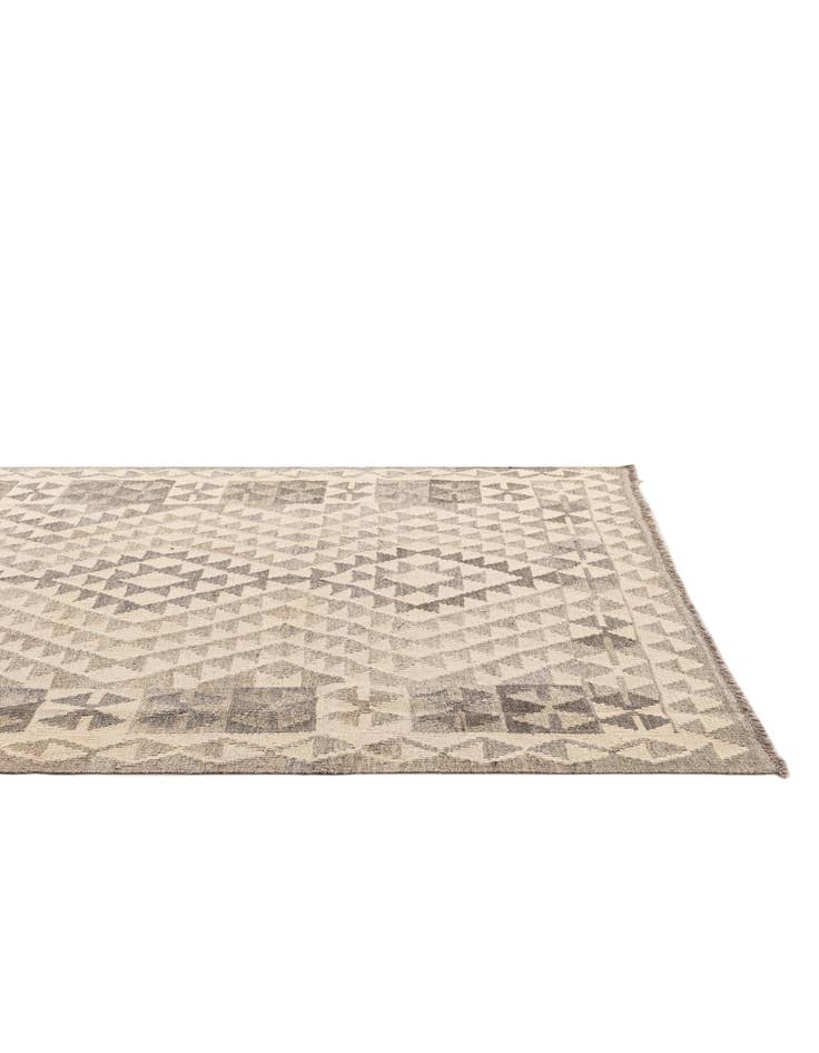 Detail image of  4' 1 x 5' 10  Hand Woven Kilim Maymana Wool Rug