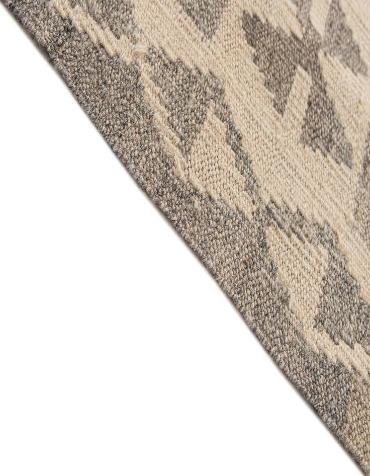 Detail image of  4' 1 x 5' 10  Hand Woven Kilim Maymana Wool Rug