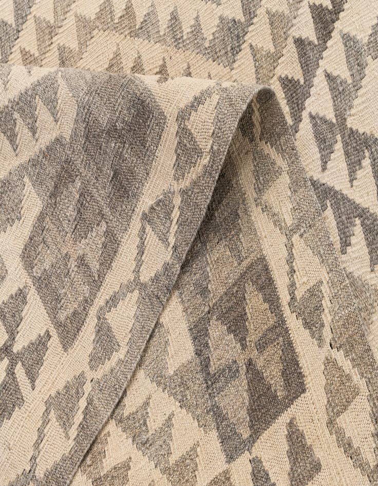 Detail image of  4' 1 x 5' 10  Hand Woven Kilim Maymana Wool Rug