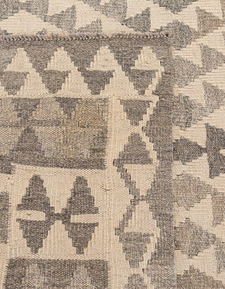 Detail image of  4' 1 x 5' 10  Hand Woven Kilim Maymana Wool Rug