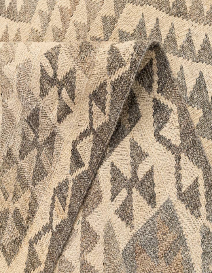 Detail image of  4' 1 x 5' 10  Hand Woven Kilim Maymana Wool Rug