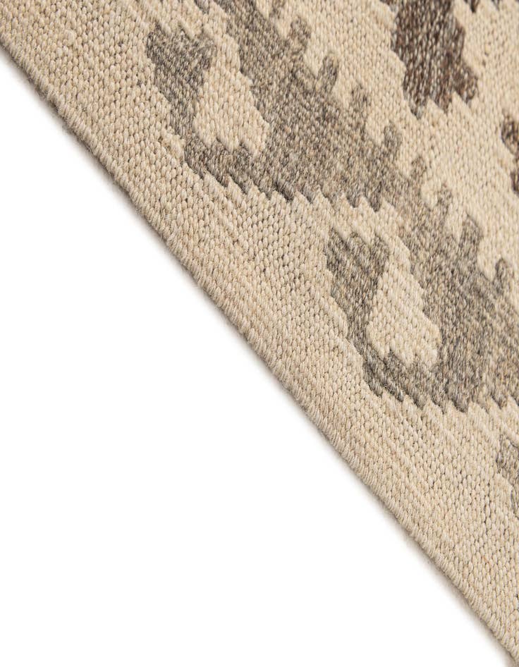 Detail image of  4' 9 x 6' 9  Hand Woven Kilim Maymana Wool Rug