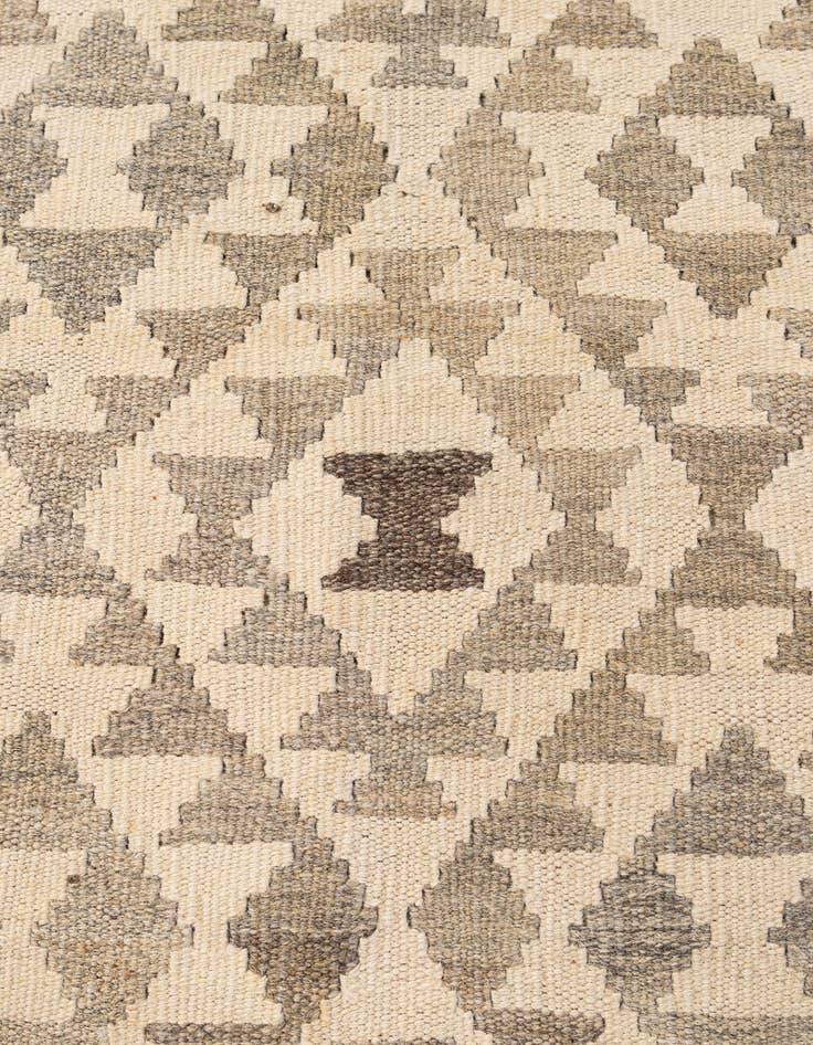 Detail image of  4' 9 x 6' 9  Hand Woven Kilim Maymana Wool Rug