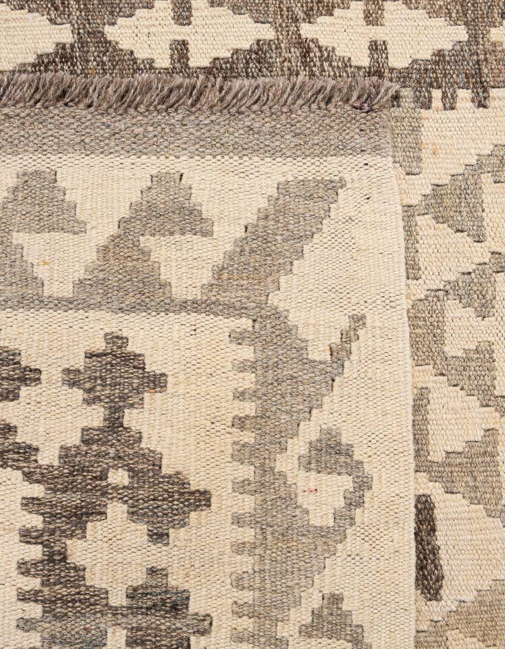 Detail image of  4' 9 x 6' 9  Hand Woven Kilim Maymana Wool Rug