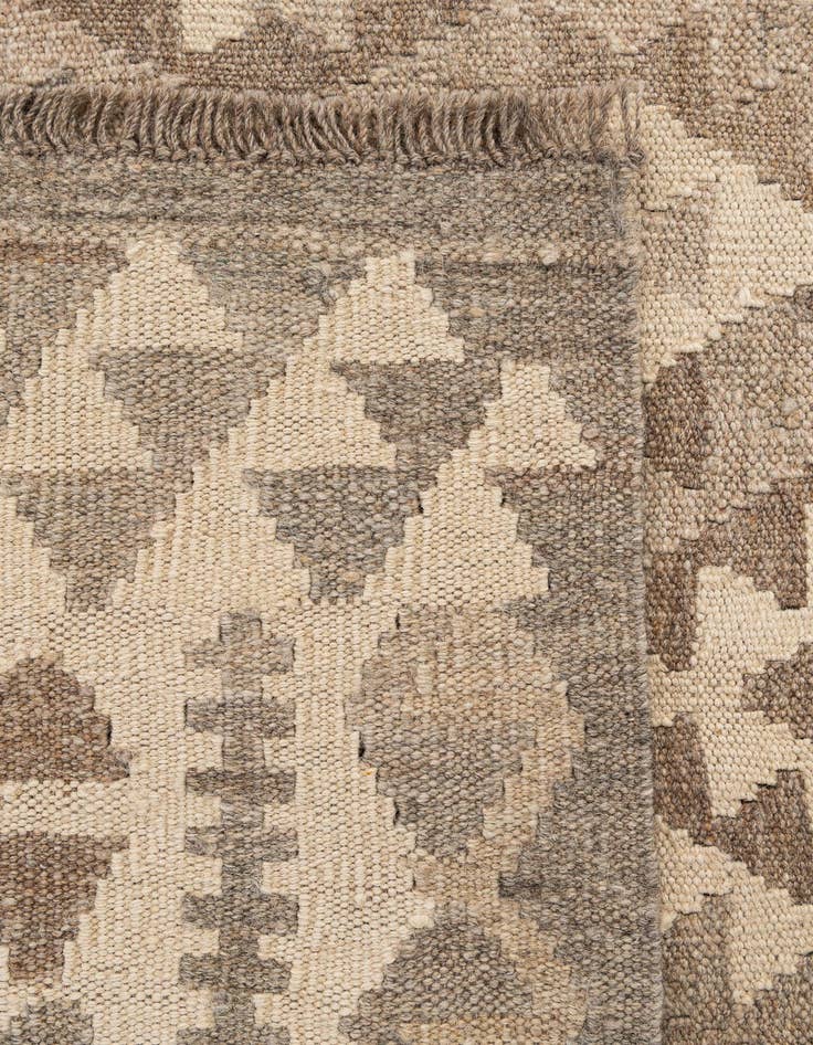 Detail image of  4' 11 x 6' 3  Hand Woven Kilim Maymana Wool Rug