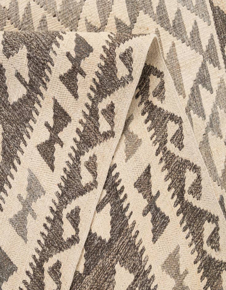 Detail image of  5' x 6' 7  Hand Woven Kilim Maymana Wool Rug