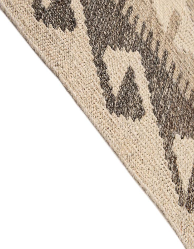 Detail image of  4' 10 x 6' 7  Hand Woven Kilim Maymana Wool Rug