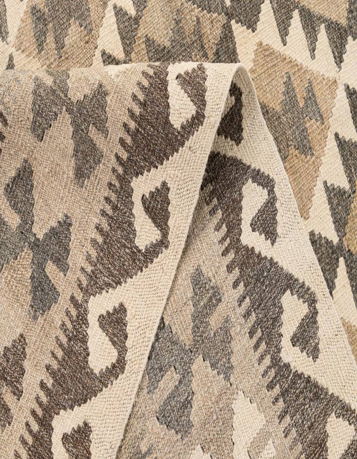 Detail image of  4' 10 x 6' 7  Hand Woven Kilim Maymana Wool Rug