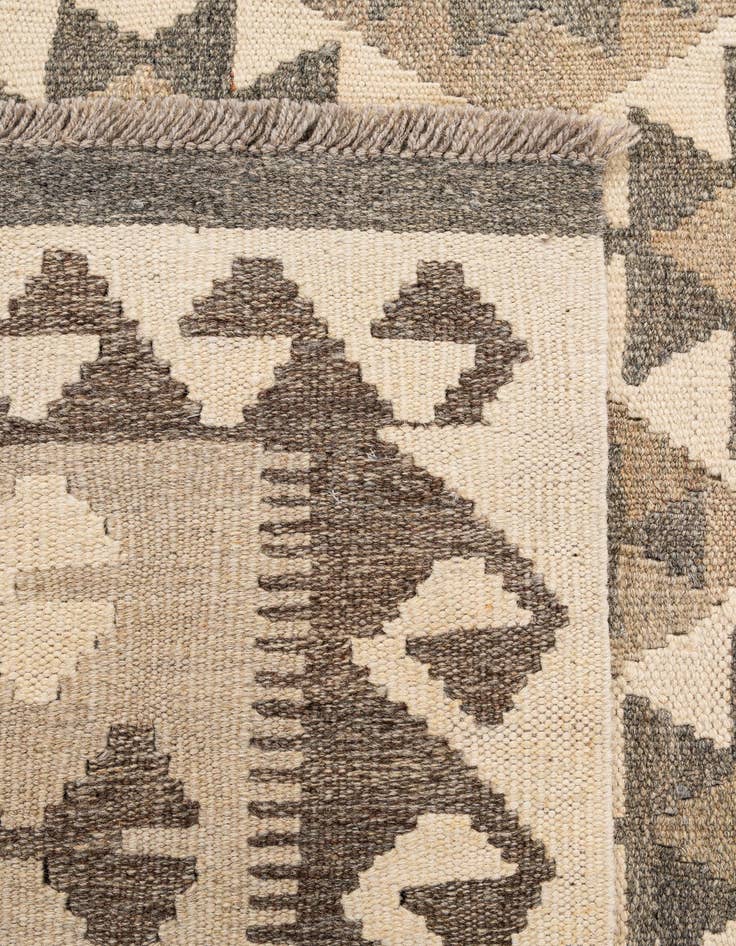 Detail image of  4' 10 x 6' 7  Hand Woven Kilim Maymana Wool Rug
