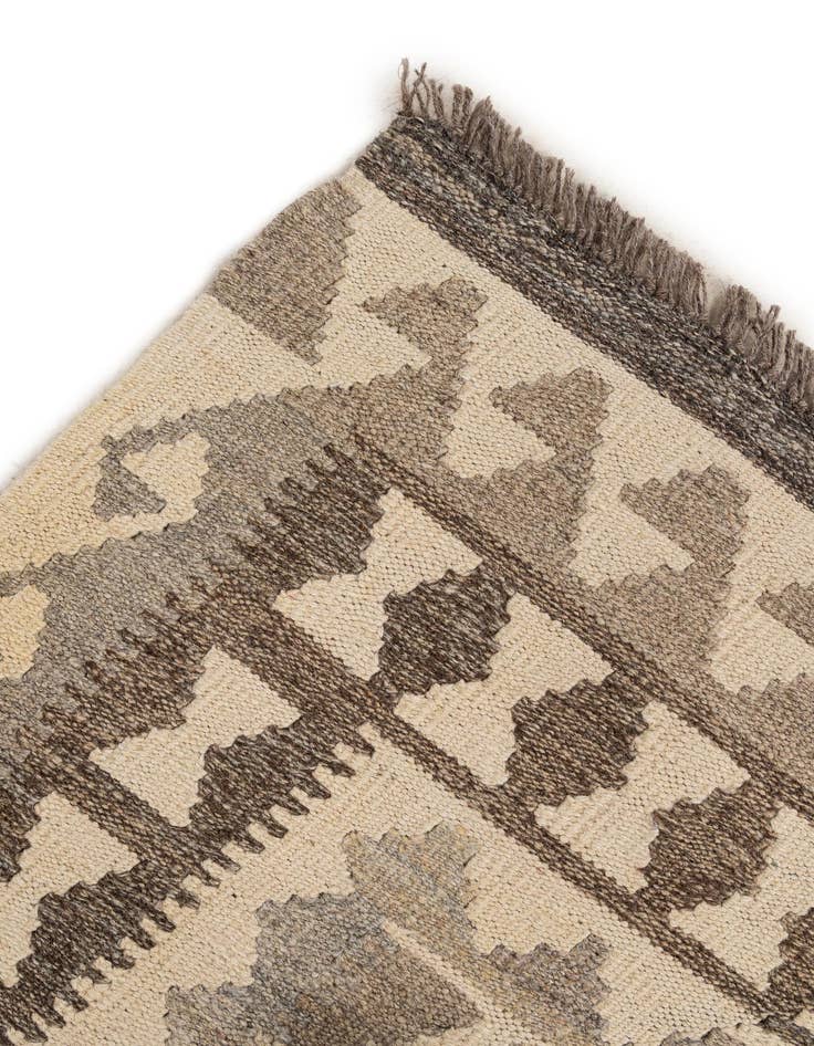 Detail image of  5' 2 x 6' 8  Hand Woven Kilim Maymana Wool Rug