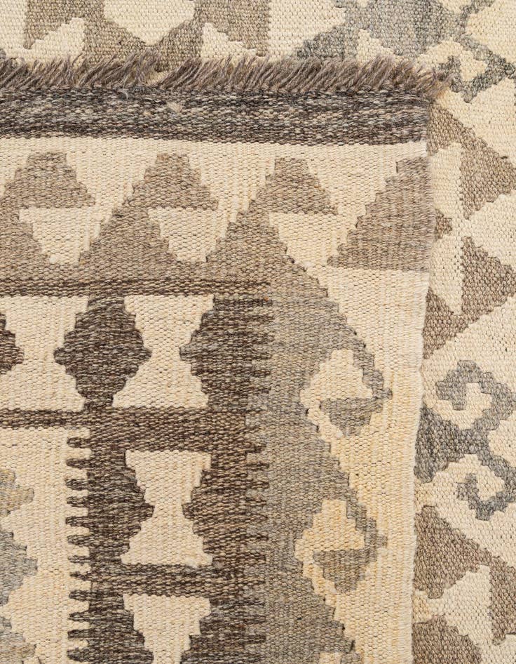 Detail image of  5' 2 x 6' 8  Hand Woven Kilim Maymana Wool Rug