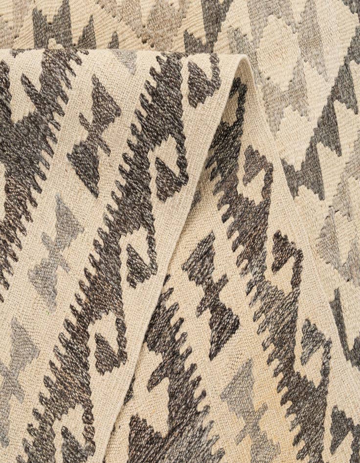 Detail image of  5' x 6' 7  Hand Woven Kilim Maymana Wool Rug