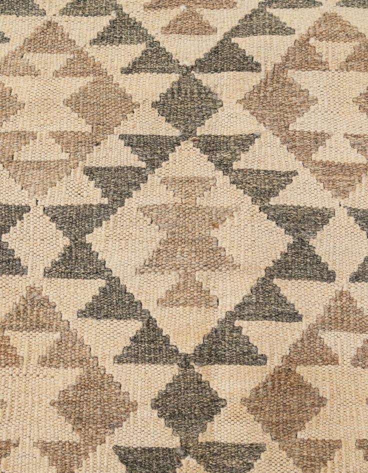 Detail image of  4' 11 x 6' 5  Hand Woven Kilim Maymana Wool Rug