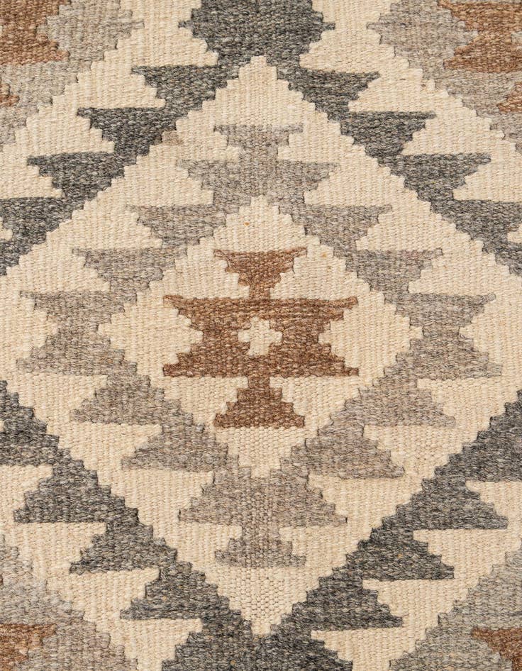 Detail image of  5' x 7' 1  Hand Woven Kilim Maymana Wool Rug