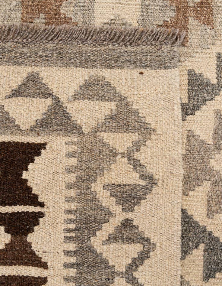Detail image of  5' x 7' 1  Hand Woven Kilim Maymana Wool Rug
