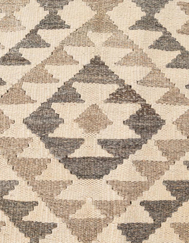 Detail image of  4' 11 x 6' 8  Hand Woven Kilim Maymana Wool Rug