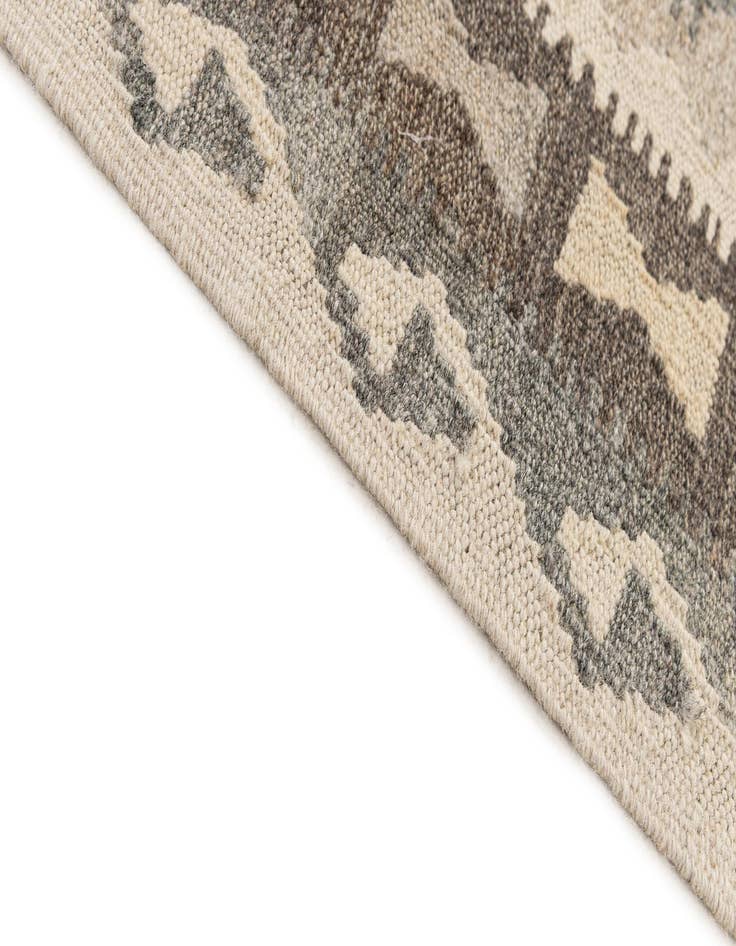 Detail image of  5' 1 x 6' 9  Hand Woven Kilim Maymana Wool Rug