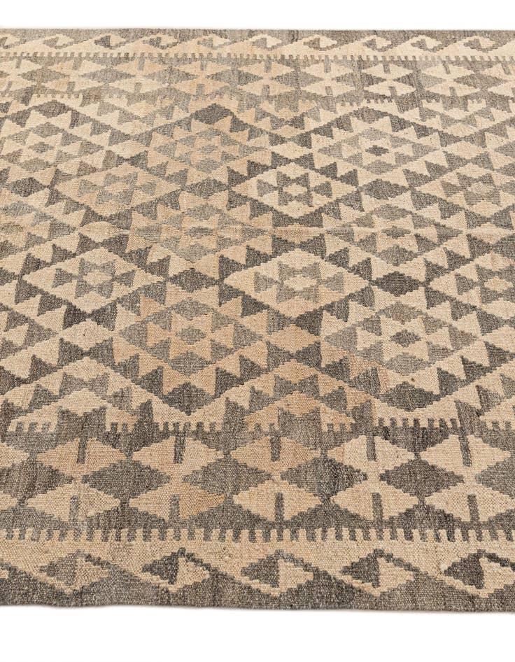 Detail image of  4' 11 x 6' 11  Hand Woven Kilim Maymana Wool Rug