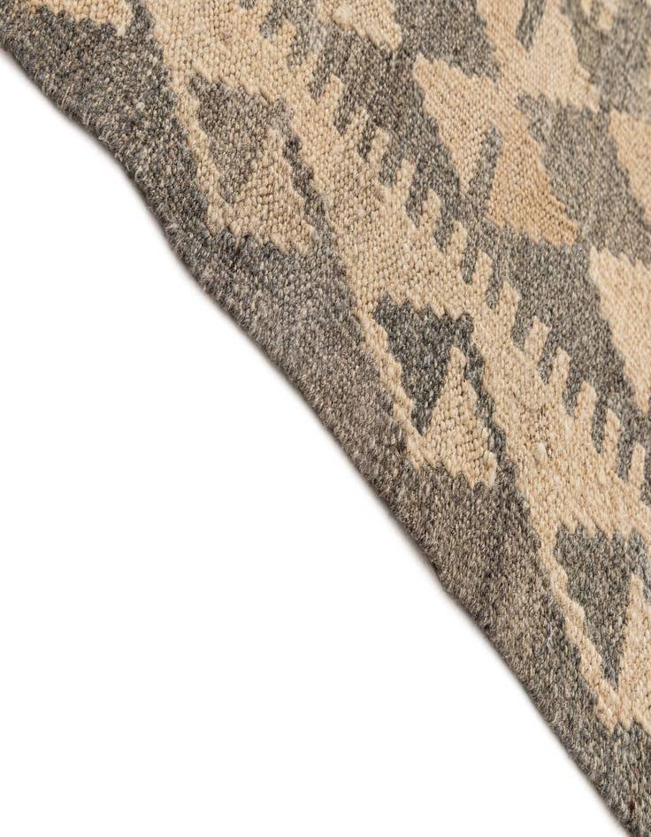 Detail image of  4' 11 x 6' 11  Hand Woven Kilim Maymana Wool Rug