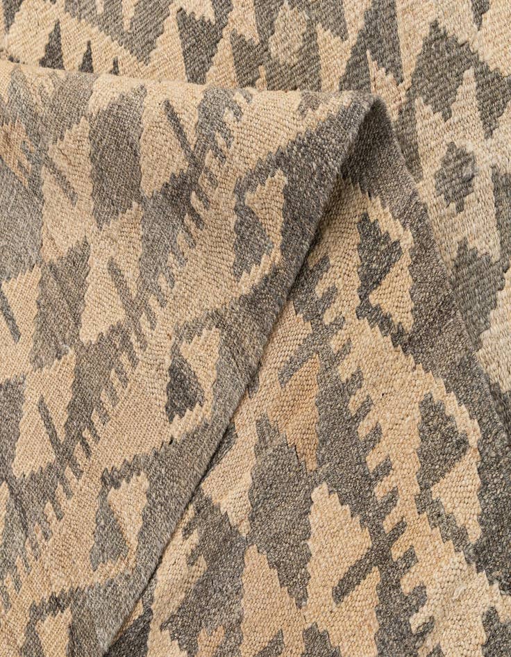 Detail image of  4' 11 x 6' 11  Hand Woven Kilim Maymana Wool Rug