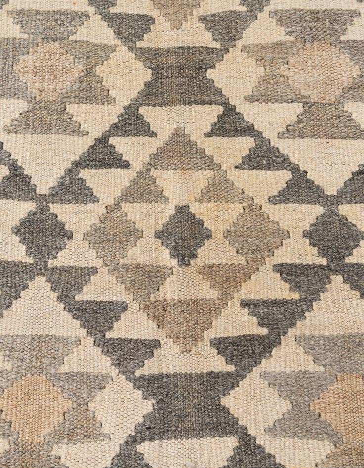 Detail image of  4' 11 x 6' 9  Hand Woven Kilim Maymana Wool Rug
