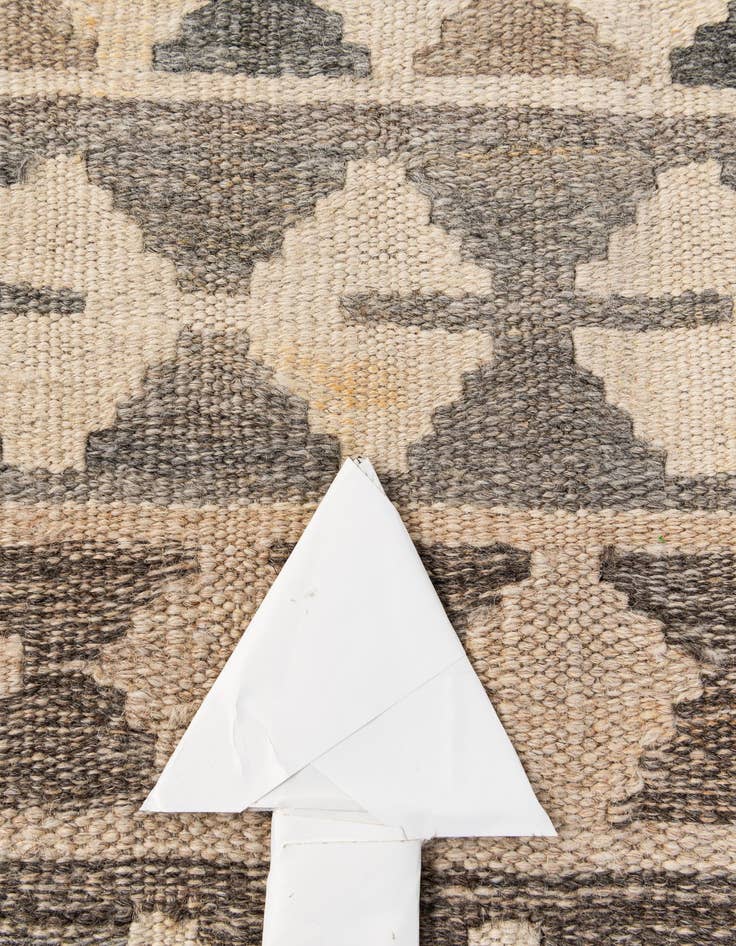 Detail image of  4' 11 x 6' 9  Hand Woven Kilim Maymana Wool Rug