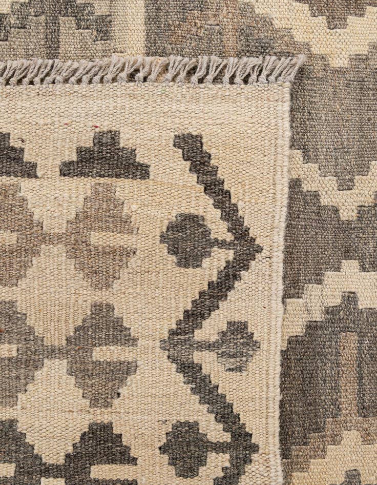 Detail image of  5' 2 x 6' 8  Hand Woven Kilim Maymana Wool Rug