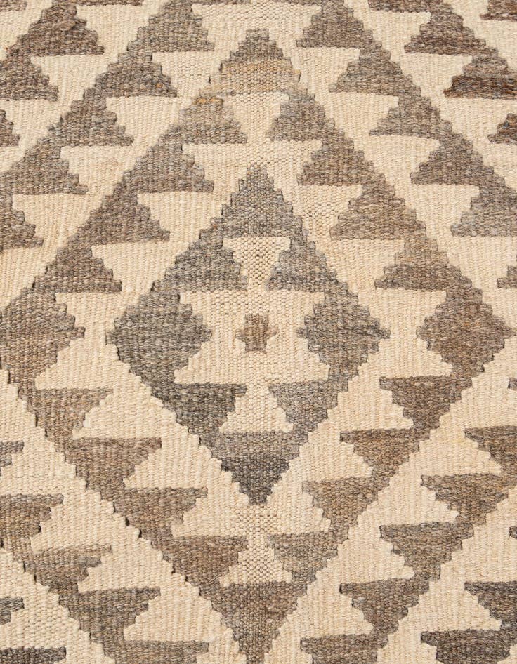 Detail image of  5' 1 x 6' 8  Hand Woven Kilim Maymana Wool Rug