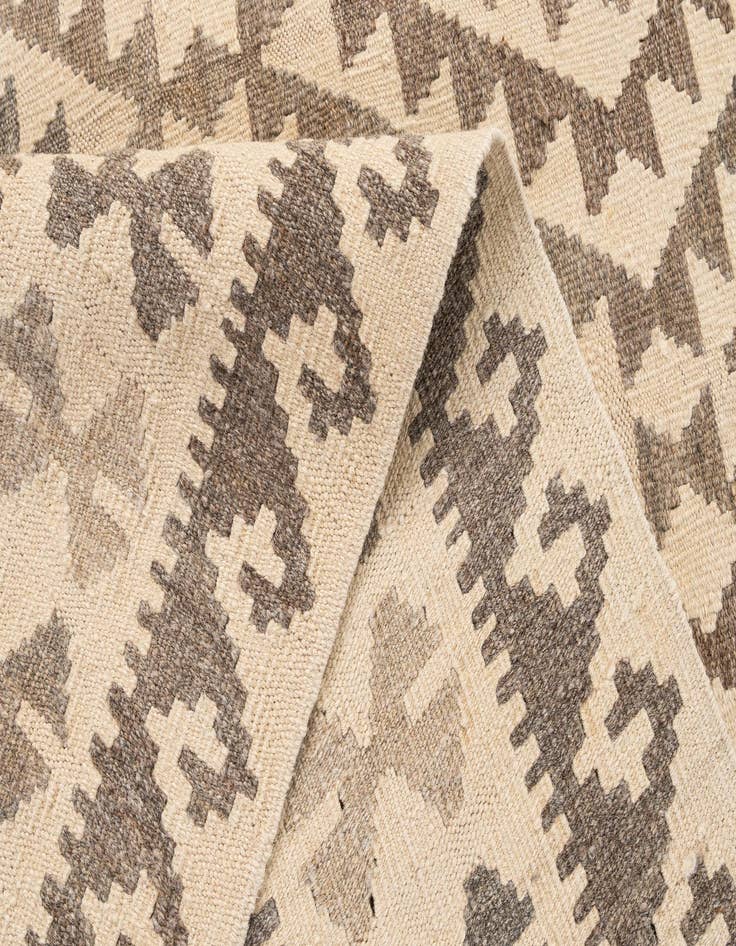 Detail image of  5' 1 x 6' 8  Hand Woven Kilim Maymana Wool Rug