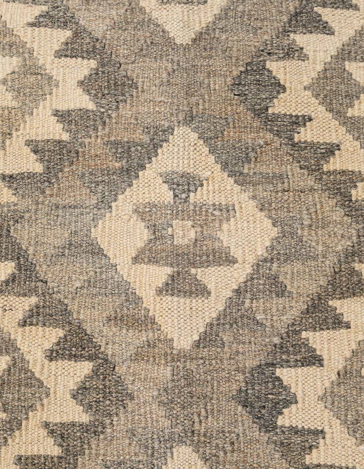 Detail image of  5' 3 x 6' 5  Hand Woven Kilim Maymana Wool Rug