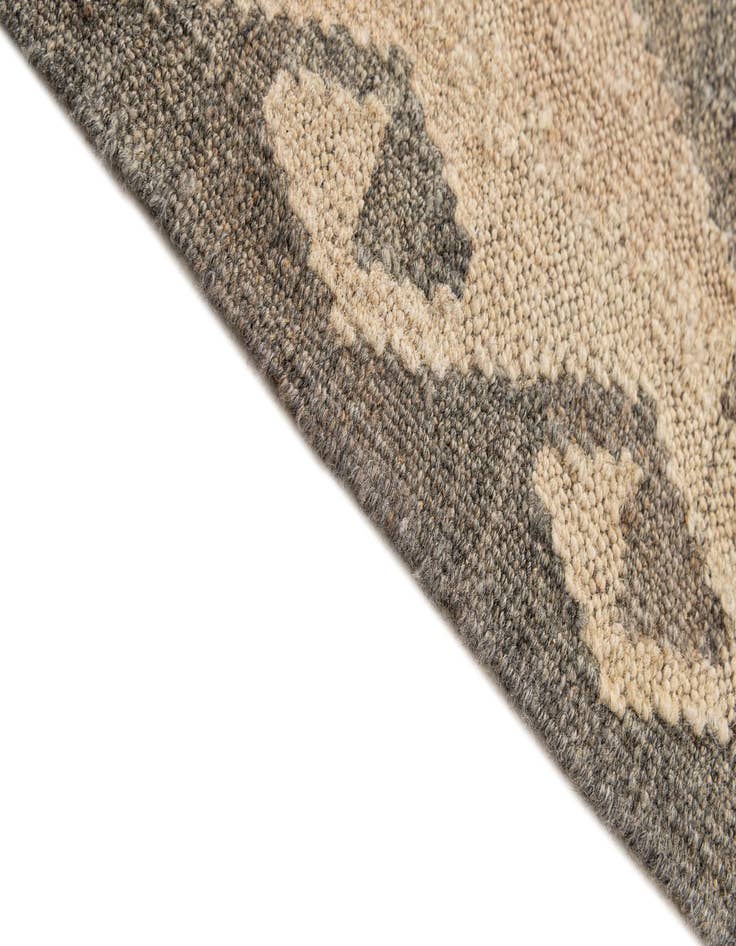 Detail image of  5' 3 x 6' 7  Hand Woven Kilim Maymana Wool Rug