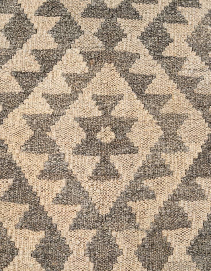 Detail image of  5' 3 x 6' 7  Hand Woven Kilim Maymana Wool Rug
