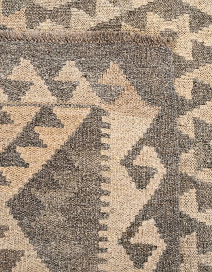 Detail image of  5' 3 x 6' 7  Hand Woven Kilim Maymana Wool Rug