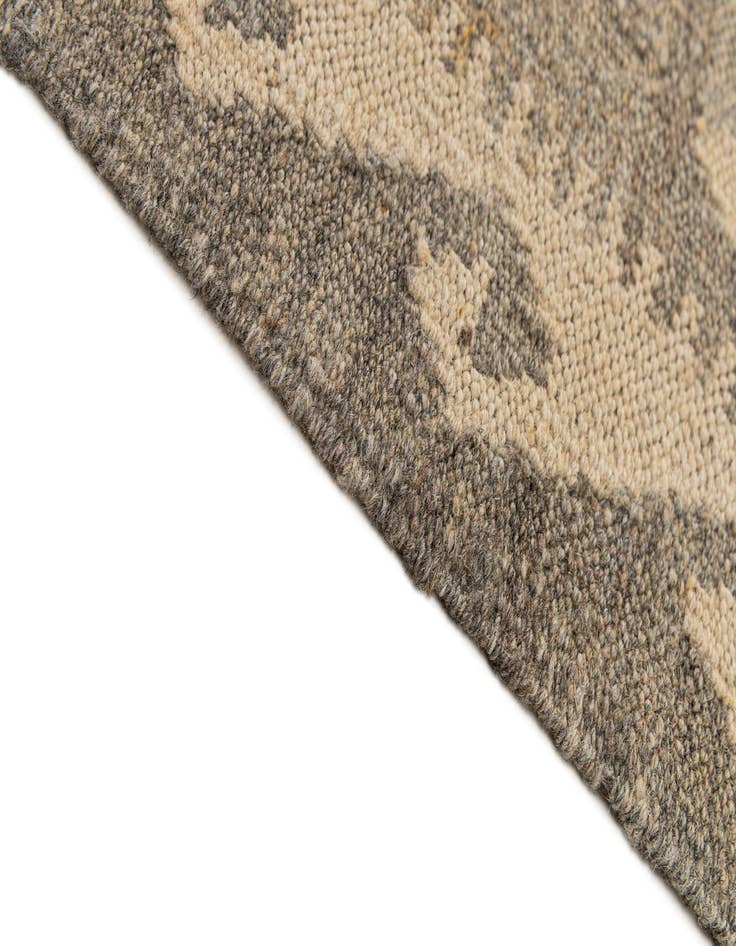 Detail image of  6' 8 x 9' 6  Hand Woven Kilim Maymana Wool Rug